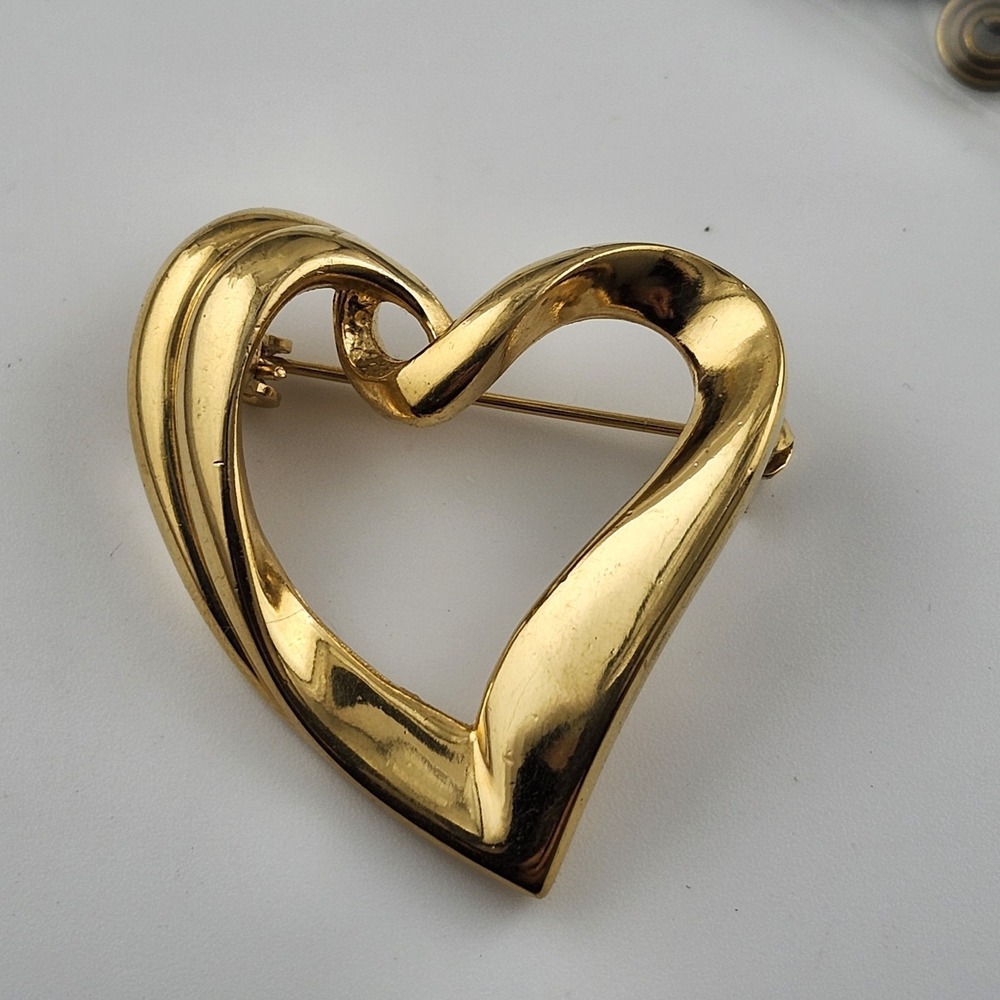 Vintage Gold Tone Heart Brooch Pendant